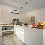 Hotel Atma &