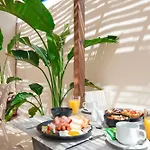Atma Rooms&suites 3*
