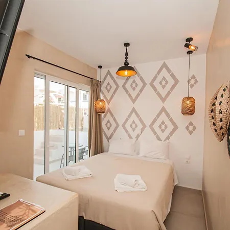 Atma & 3* Φαληράκι