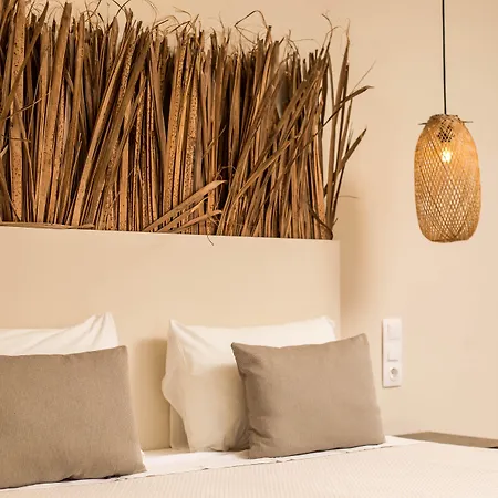 Atma & Ξενοδοχείο Φαληράκι