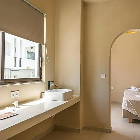 Hotel Atma &